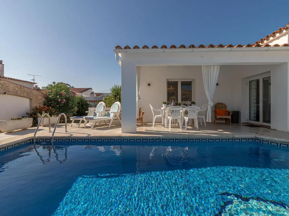 Holiday Home Montgri By Interhome إمبوريابرافا